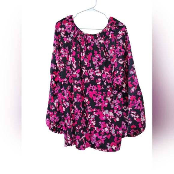Lane Bryant Tops - Lane Bryant Blouse Womens 26/28 Black Pink Floral Long Sleeve Flowing Top